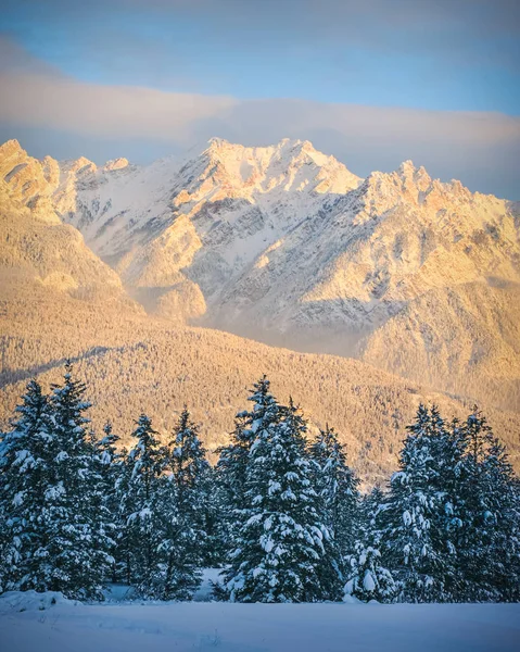 Fairmont Range no inverno ao pôr do sol — Fotografia de Stock