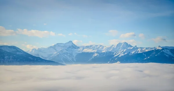 Wolken boven Monument Purcell berg British Columbia Canada — Stockfoto