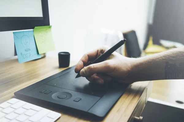 Designer working with modern grapgic tablet — Stock Photo, Image