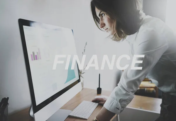 Businesswoman working at office — Stock Photo, Image