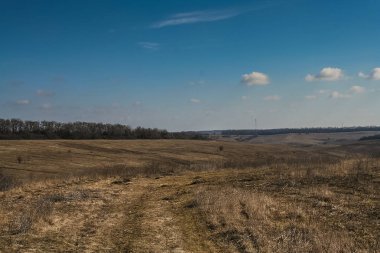 Tuğla malzemeleri çıkarım için terk edilmiş taş ocağı 