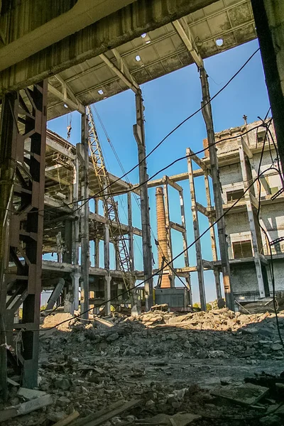 Rivning av den gamla kemiska fabriken — Stockfoto