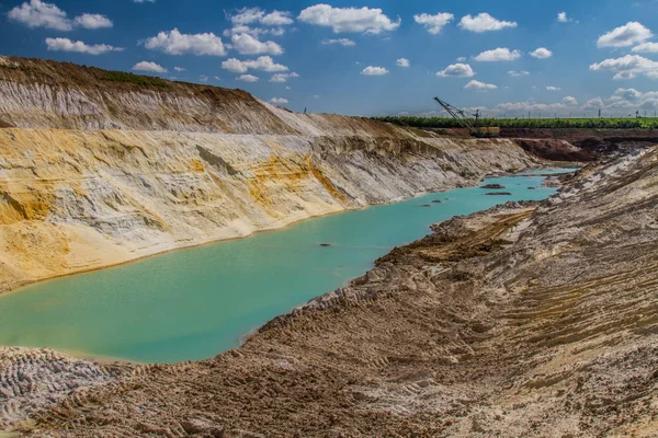 Clay кар'єрі недалеко від міста м. пологи — стокове фото