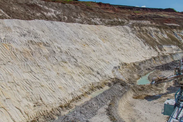 Clay quarry near the city of Pology — Stock Photo, Image