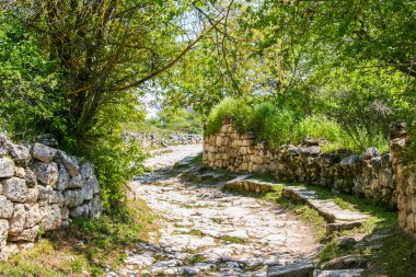 Chufut-Kale bir ortaçağ kalesi yeridir