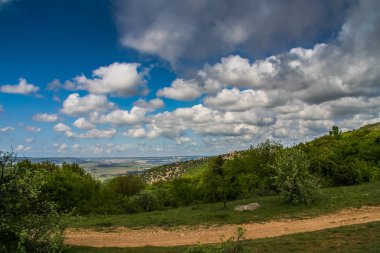 Mount Asketi Megalo Yalo Körfezi üzerinden görüntülemek 