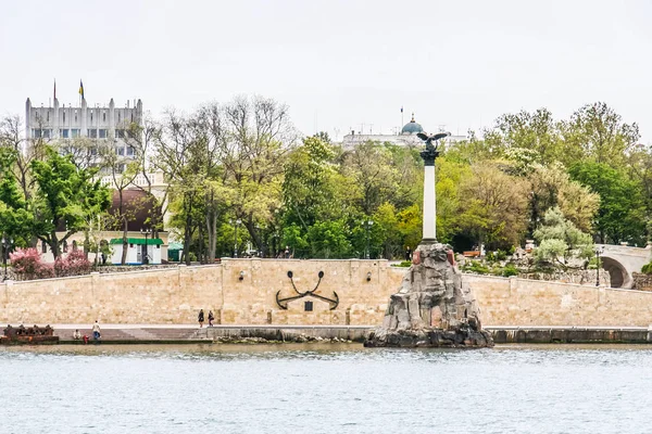 Monumento a los barcos inundados en Sebastopol — Foto de Stock