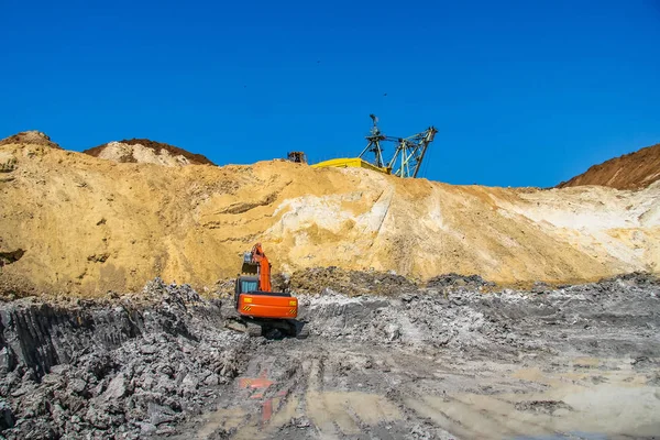 Clay quarry near the town of Polohy — Stock Photo, Image