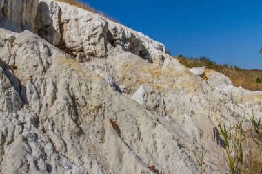 Kil sands oyulmuş garip resimler