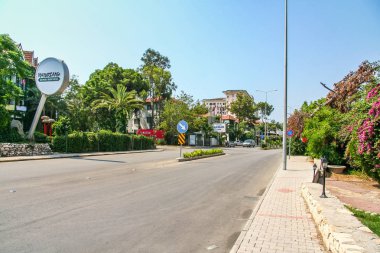 Otel Camyuva köy sokaklarında