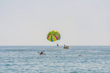 Otel Camyuva köy sokaklarında