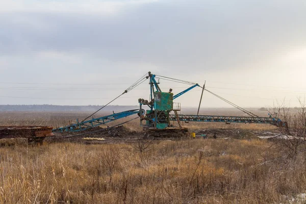 Una Excavadora Solitaria Estepa Cerca Cantera Caolín Regont Zaporozhye Ucrania — Foto de Stock