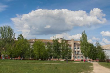 İkincil okul № 4'te Pologу şehir