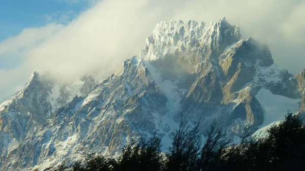 大規模な山の美しさ — ストック写真