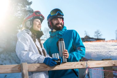 Çay içme snowboard 