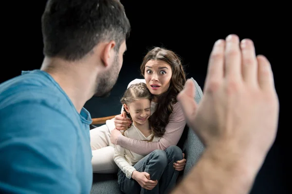 Père agressif et la famille — Photo