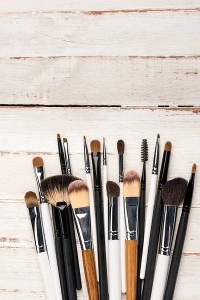 Varios cepillos de maquillaje — Foto de Stock