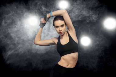 sporcumuz germe egzersizleri yapıyor