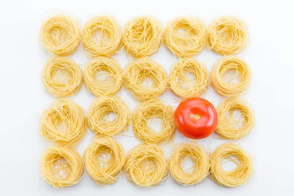 Pasta italiana seca clásica - foto de stock