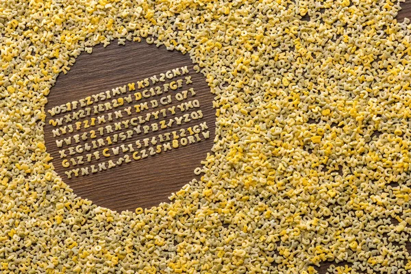 Letras del alfabeto macarrones - foto de stock