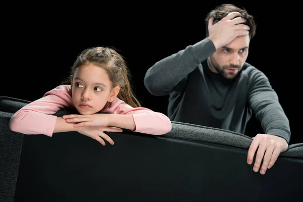 Padre e hija peleando - foto de stock