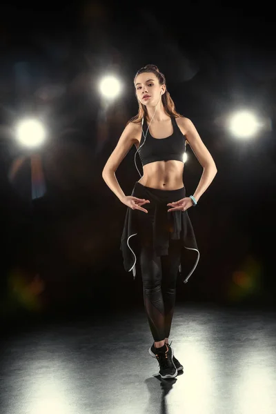 Dancing sporty woman — Stock Photo