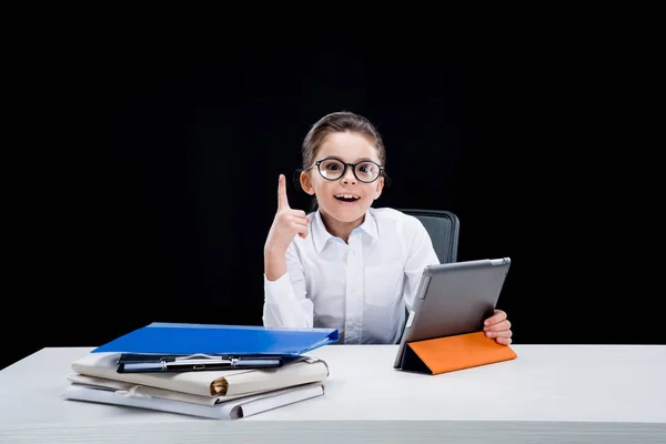 Menina fingindo ser empresária — Fotografia de Stock