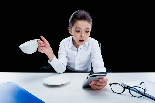 Menina fingindo ser empresária — Fotografia de Stock