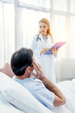 hasta ve doktor ile tanı