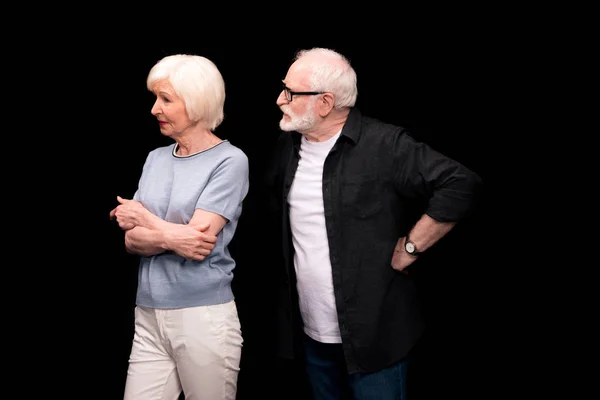 Senior-Paar gestikuliert — Stockfoto