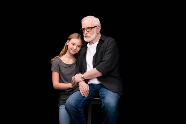 Grootvader en tiener kleindochter — Gratis stockfoto