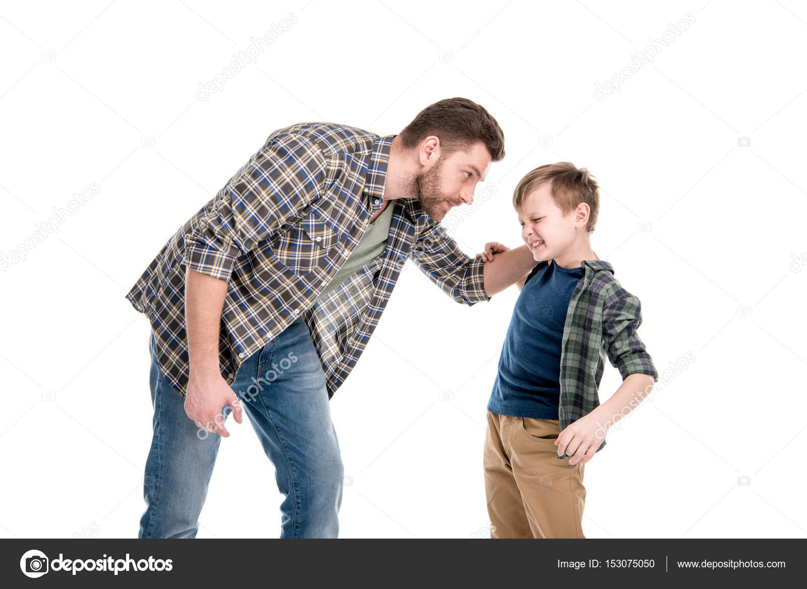 depositphotos_153075050-stock-photo-father-and-son-having-conflict 21 Coisas Que Você Nunca Deve Dizer ao Seu Filho