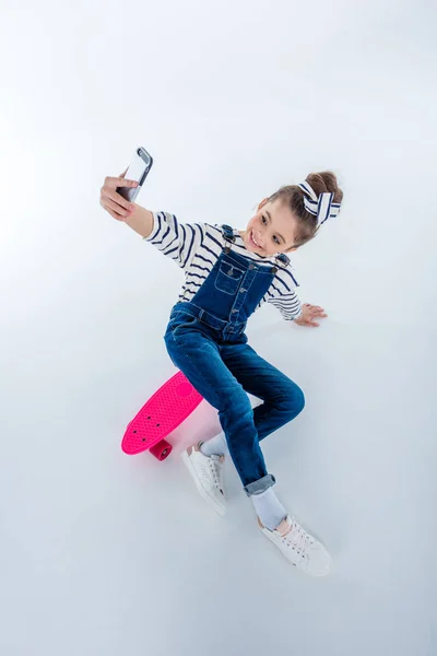 Girl making selfie — Stock Photo