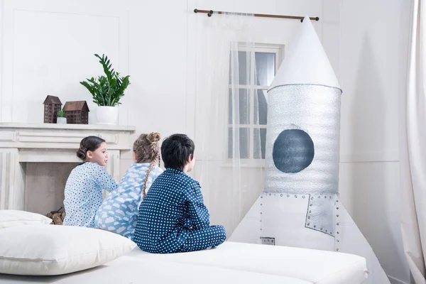 Kids playing cosmonauts — Stock Photo