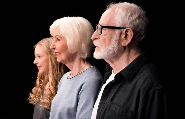 Grands-parents avec petite-fille mignonne — Photo de stock