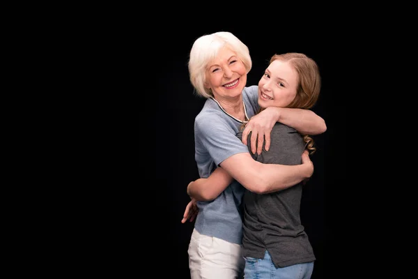 Großmutter mit Teenager-Enkelin — Stockfoto