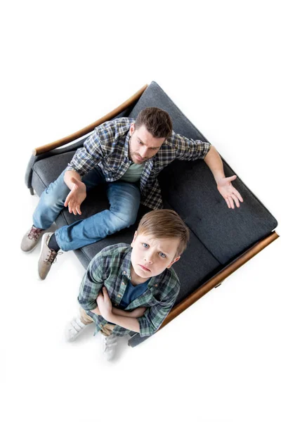 Padre e hijo teniendo conflicto - foto de stock