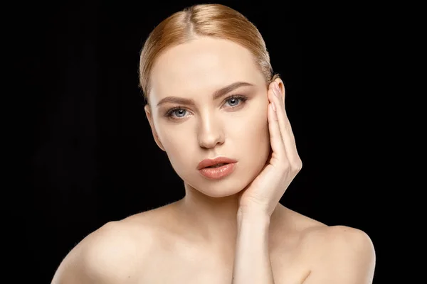 muhteşem bir genç kadın