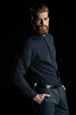 şık yakışıklı adam 