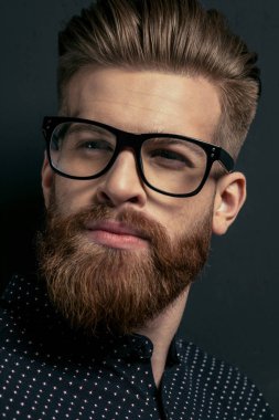 Genç adam hipster