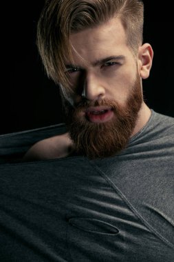 şık yakışıklı adam