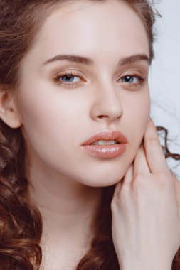 Çekici Genç Kadın