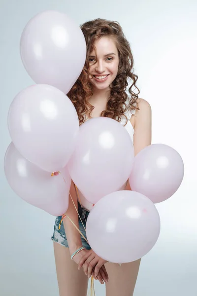 Hipster ragazza con palloncini — Foto Stock