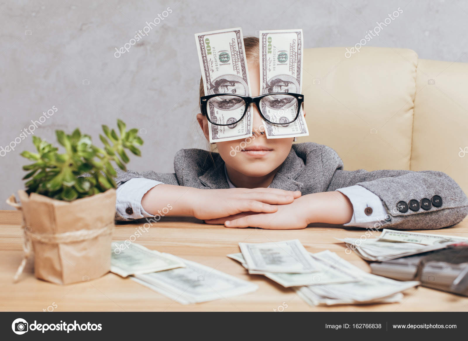 заработать деньги школьнику. заработок для детей. подросток зарабатывающий в интернете. заработок для детей. подросток с деньгами.