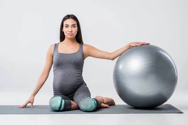 Pregnant woman with fitness ball — Stock Photo, Image