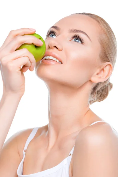 Mujer joven con manzana - foto de stock