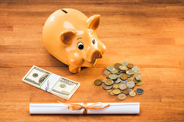 диплом и копилка
