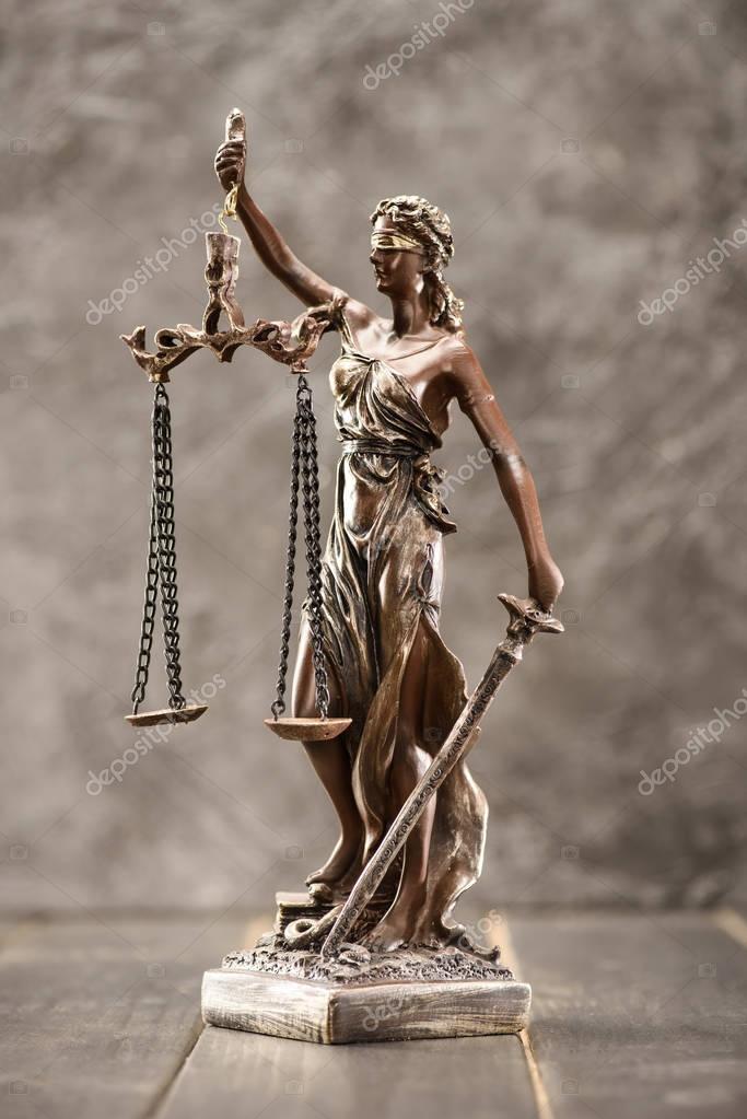 Statue of lady justice — Stock Photo © SergPoznanskiy 147828115