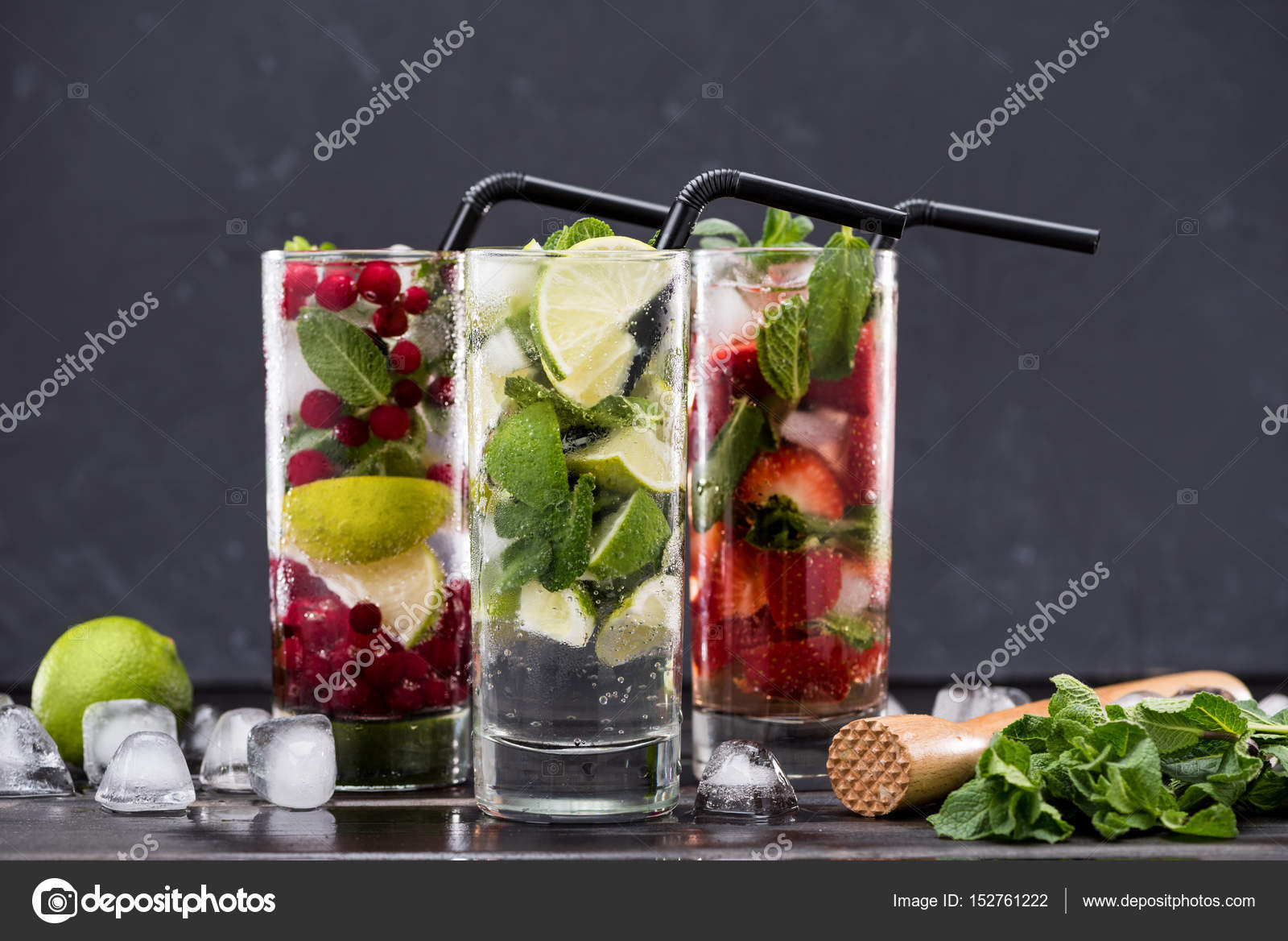 Different fresh lemonades — Stock Photo © SergPoznanskiy 152761222