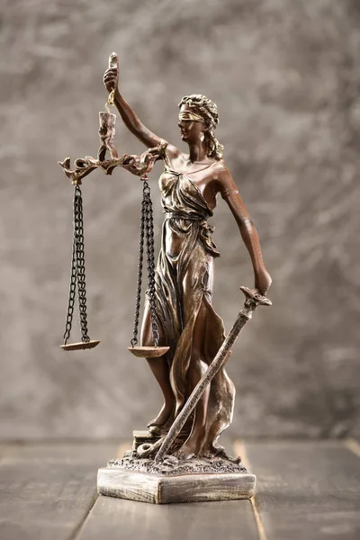 Estatua de la señora Justicia - foto de stock